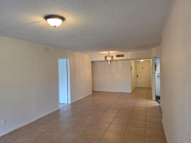733 SE 1st Way 102, Deerfield Beach, FL 33441