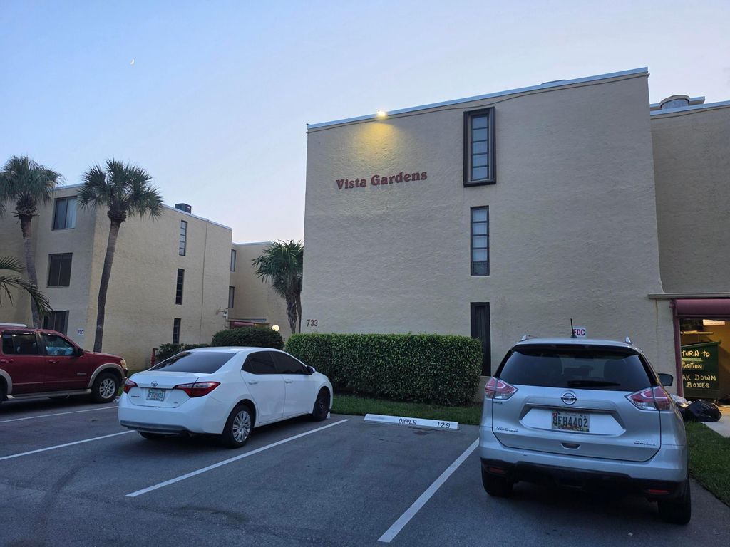 733 SE 1st Way 102, Deerfield Beach, FL 33441