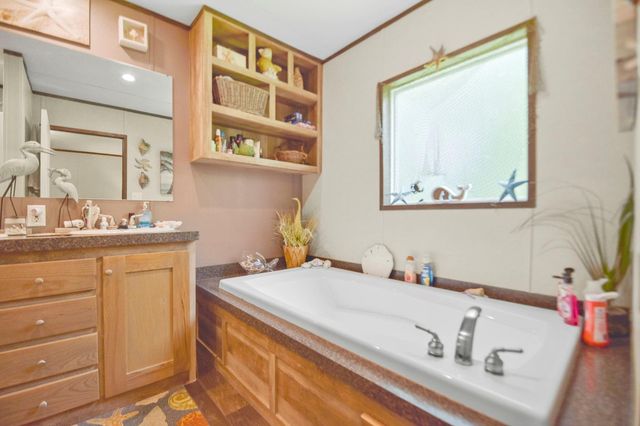 106 N 3rd Street, Highlands, TX 77562