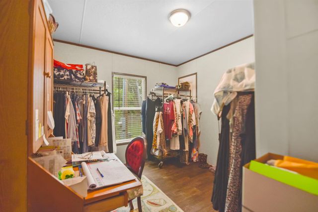 106 N 3rd Street, Highlands, TX 77562