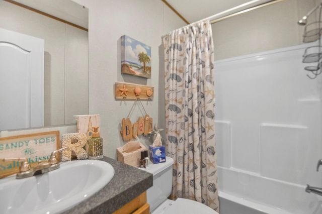 106 N 3rd Street, Highlands, TX 77562