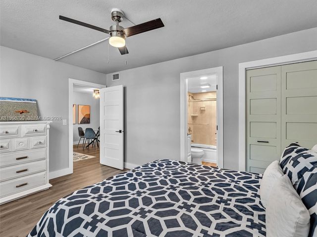 9340 Lagoon Pl 303, Davie, FL 33324