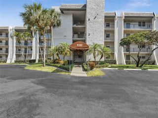 9340 Lagoon Pl 303, Davie, FL 33324