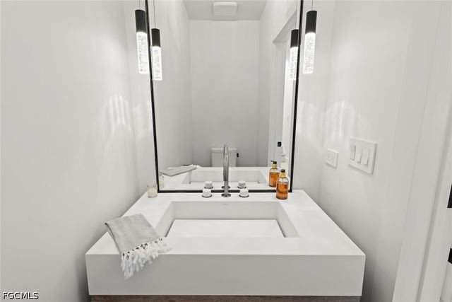 1146 Golden Olive CT, Sanibel, FL 33957