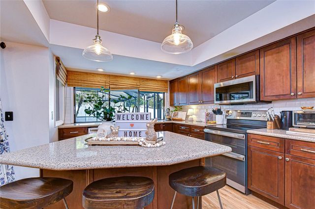 819 BLUEGRASS LANE, Brandon, FL 33510