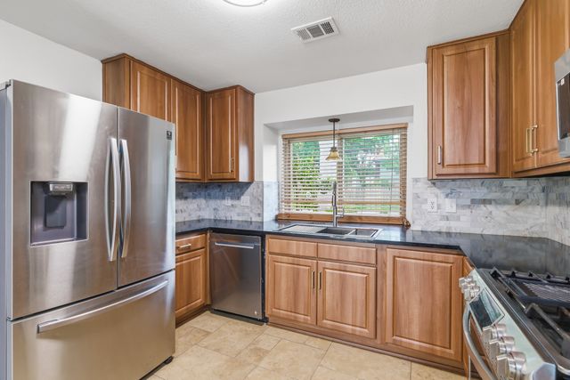 4134 Woodland Court, Grapevine, TX 76051