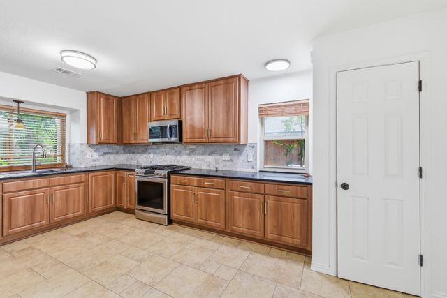 4134 Woodland Court, Grapevine, TX 76051