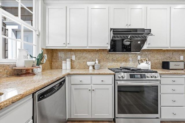 936 Valencia Avenue, Mountain View, CA 94040