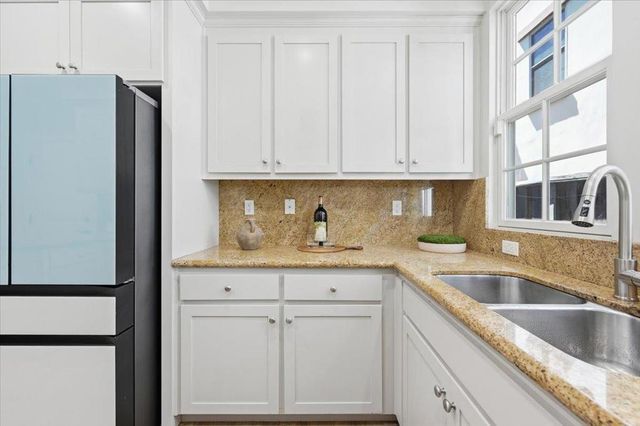 936 Valencia Avenue, Mountain View, CA 94040