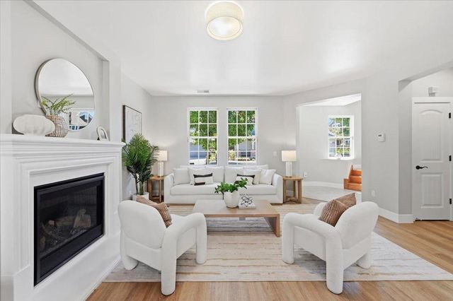 936 Valencia Avenue, Mountain View, CA 94040