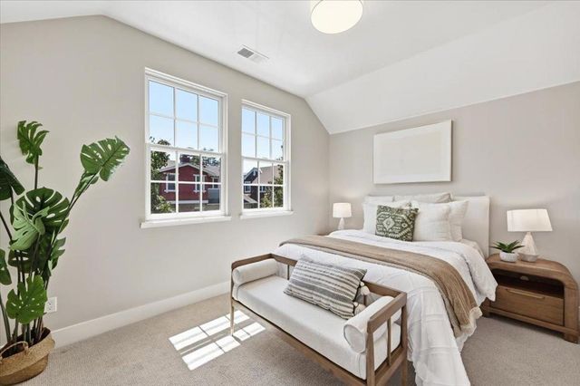 936 Valencia Avenue, Mountain View, CA 94040