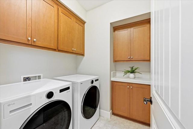 936 Valencia Avenue, Mountain View, CA 94040
