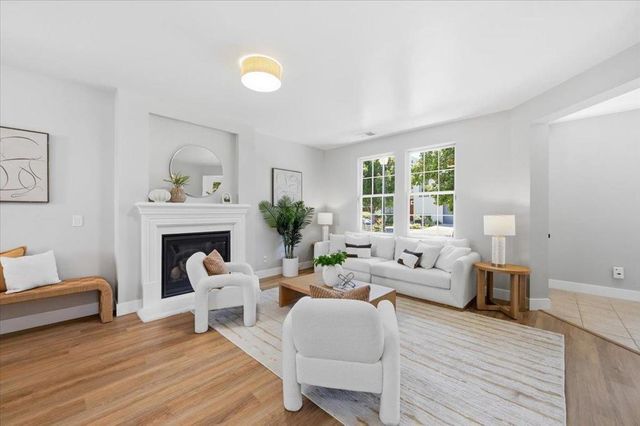 936 Valencia Avenue, Mountain View, CA 94040