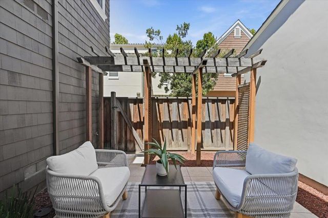 936 Valencia Avenue, Mountain View, CA 94040