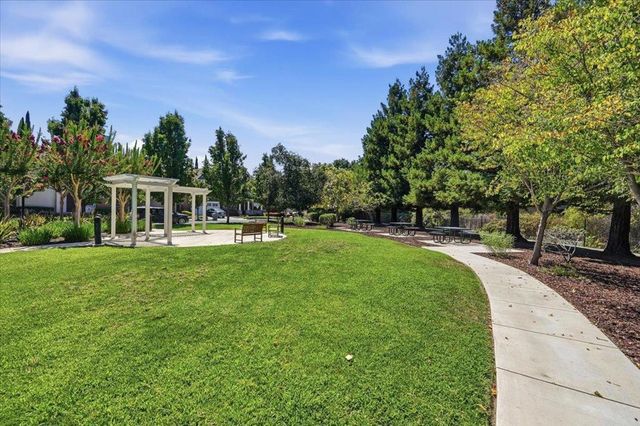 936 Valencia Avenue, Mountain View, CA 94040