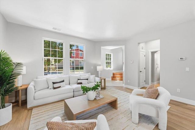 936 Valencia Avenue, Mountain View, CA 94040