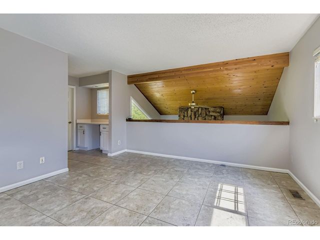 12440 E Pacific Cir B, Aurora, CO 80014