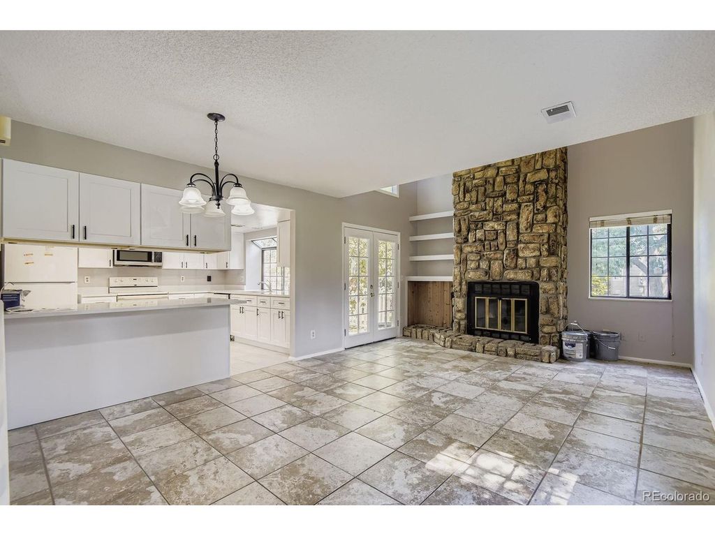 12440 E Pacific Cir B, Aurora, CO 80014