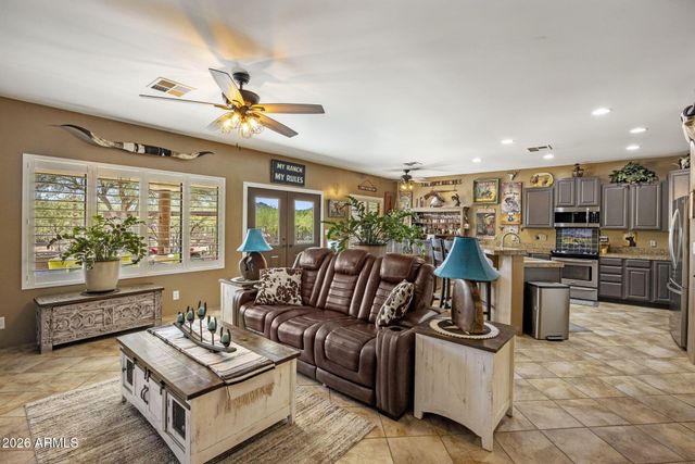 1113 E Johnson Road, New River, AZ 85087