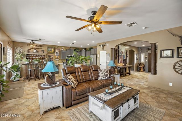 1113 E Johnson Road, New River, AZ 85087