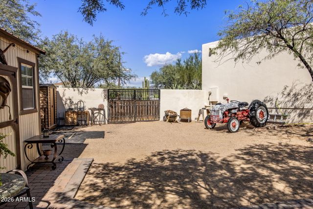 1113 E Johnson Road, New River, AZ 85087