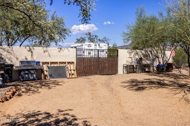 1113 E Johnson Road, New River, AZ 85087
