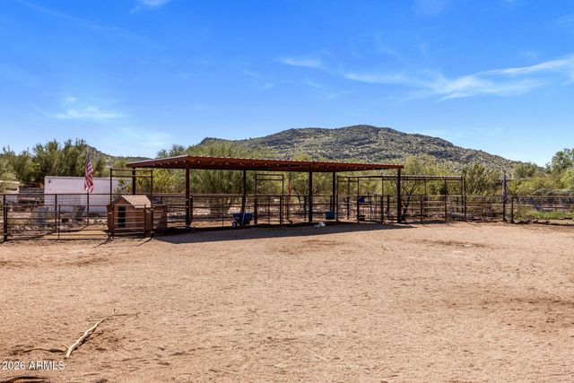 1113 E Johnson Road, New River, AZ 85087