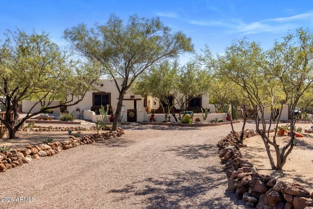 1113 E Johnson Road, New River, AZ 85087