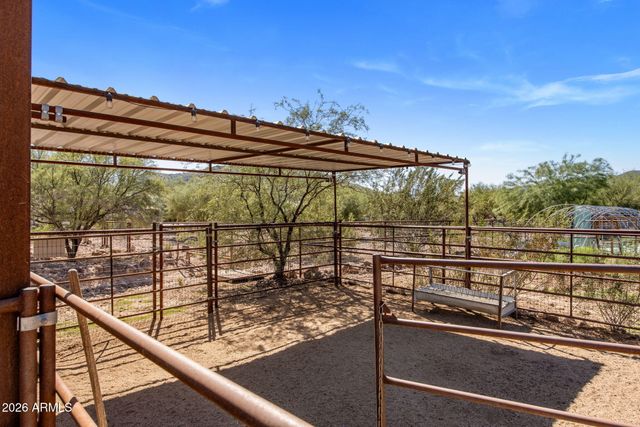 1113 E Johnson Road, New River, AZ 85087