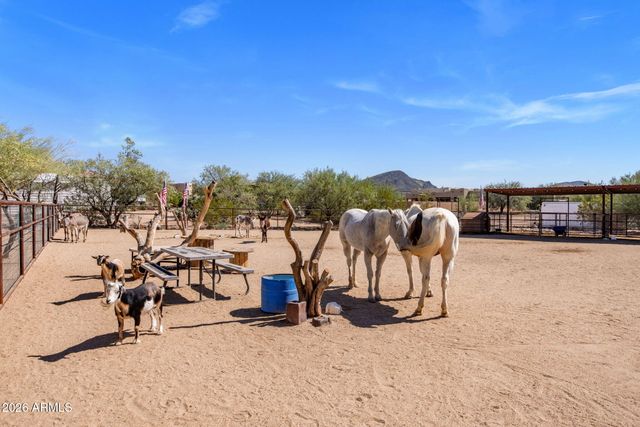 1113 E Johnson Road, New River, AZ 85087