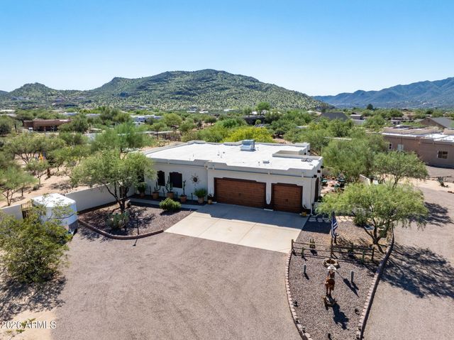 1113 E Johnson Road, New River, AZ 85087