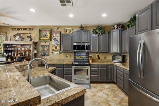 1113 E Johnson Road, New River, AZ 85087