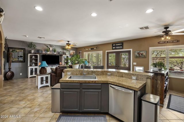 1113 E Johnson Road, New River, AZ 85087