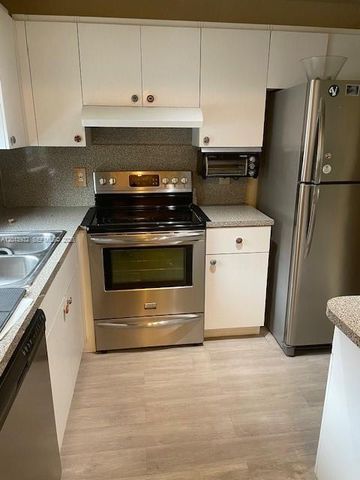 807 W Oakland Park Blvd G2, Oakland Park, FL 33311