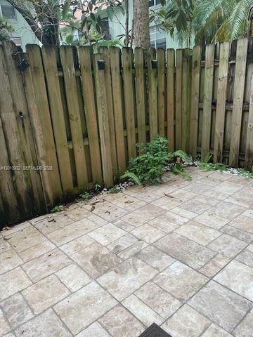 807 W Oakland Park Blvd G2, Oakland Park, FL 33311