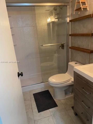 807 W Oakland Park Blvd G2, Oakland Park, FL 33311