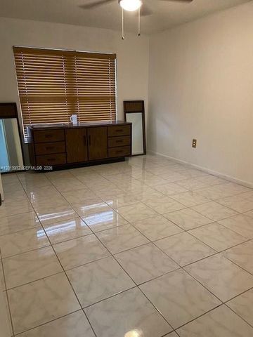 807 W Oakland Park Blvd G2, Oakland Park, FL 33311