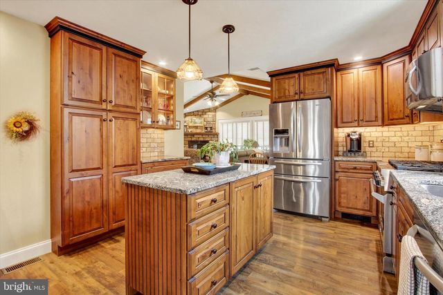 919 BIGLERVILLE RD, Gettysburg, PA 17325