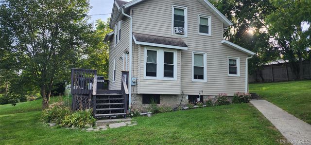 613-615 Salt Point Turnpike, Hyde Park, NY 12601
