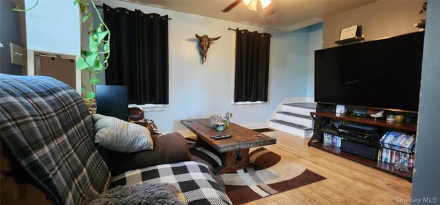 613-615 Salt Point Turnpike, Hyde Park, NY 12601