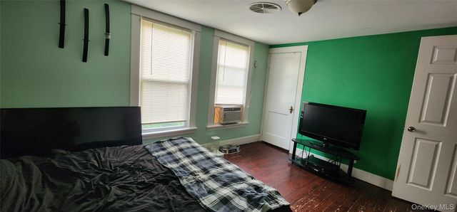 613-615 Salt Point Turnpike, Hyde Park, NY 12601