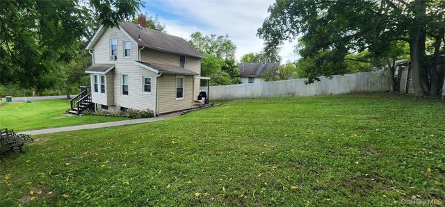 613-615 Salt Point Turnpike, Hyde Park, NY 12601