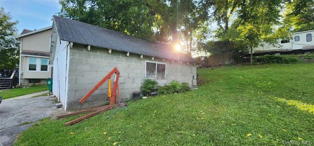 613-615 Salt Point Turnpike, Hyde Park, NY 12601