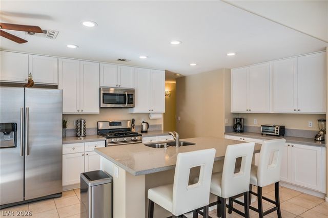 10345 Hunters Meadow Avenue, Las Vegas, NV 89144