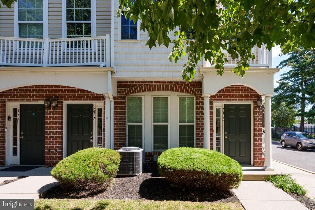 21-B IRON WORKS WAY, Trenton, NJ 08611