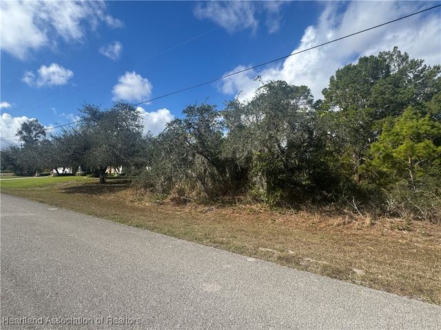 427 W Waterway Avenue NW, Lake Placid, FL 33852