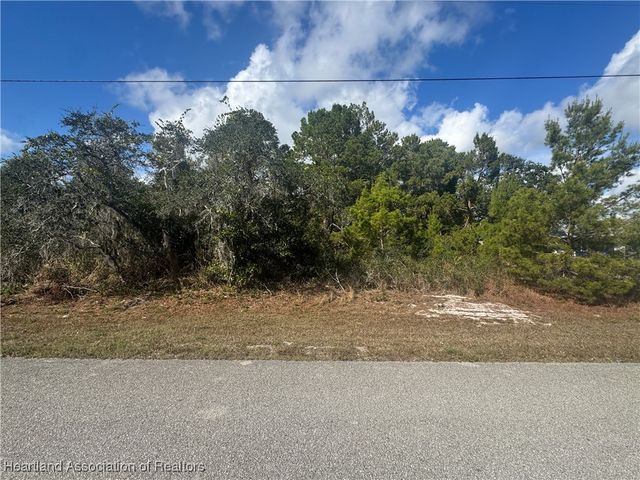 427 W Waterway Avenue NW, Lake Placid, FL 33852