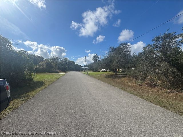 427 W Waterway Avenue NW, Lake Placid, FL 33852
