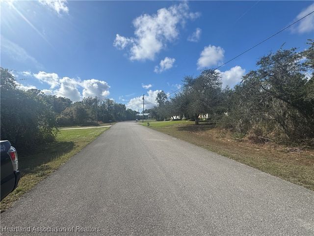427 W Waterway Avenue NW, Lake Placid, FL 33852