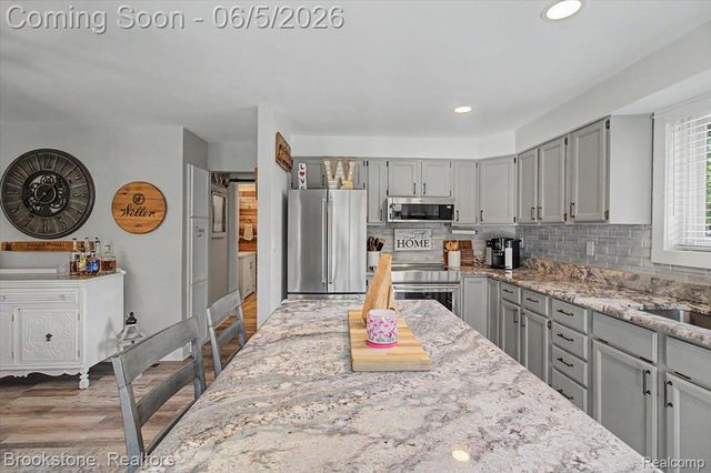 3378 Kingsway Drive, Highland Charter Township, MI 48356
